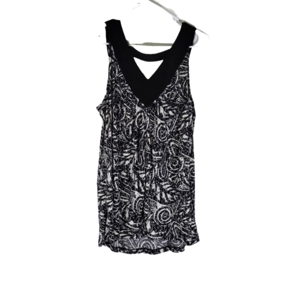 NEWPORT  Black and white blouse size XL.
